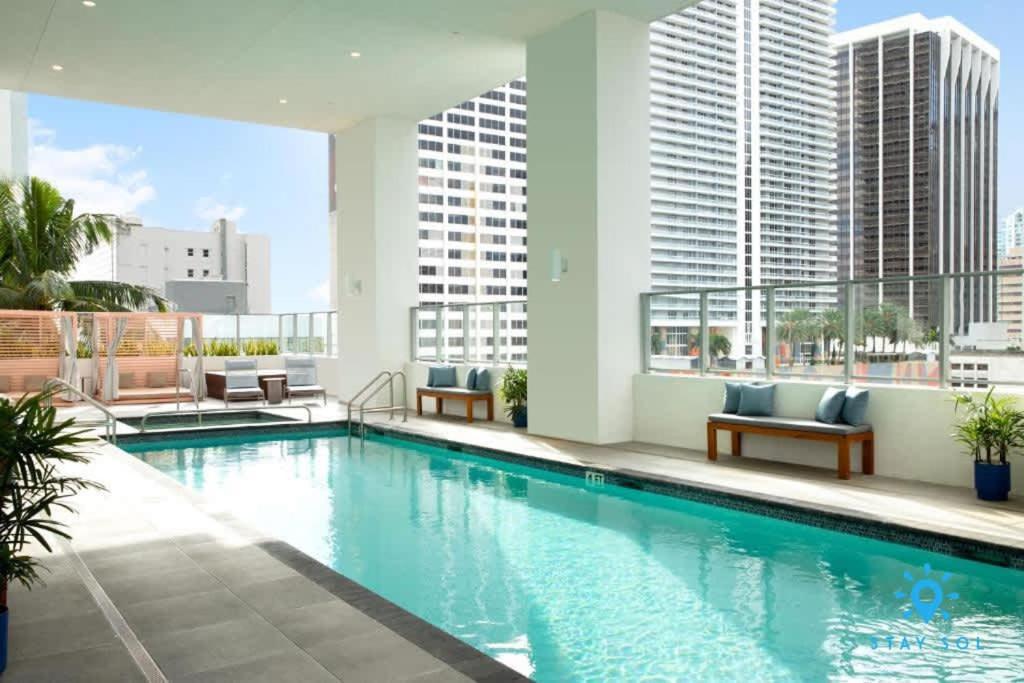 Beautiful 2br With Gym And Pool Miami