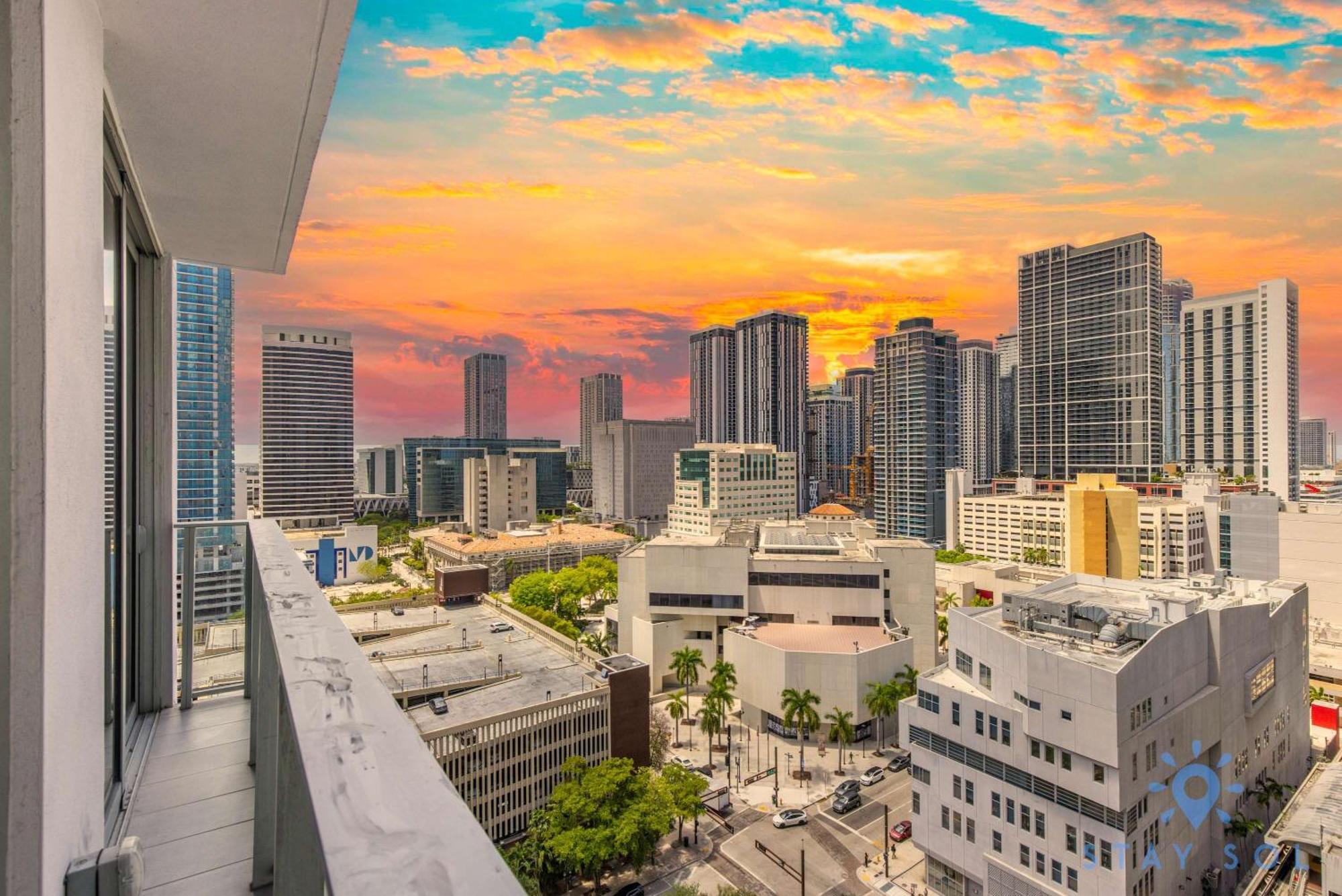 Beautiful 2br With Gym And Pool Miami