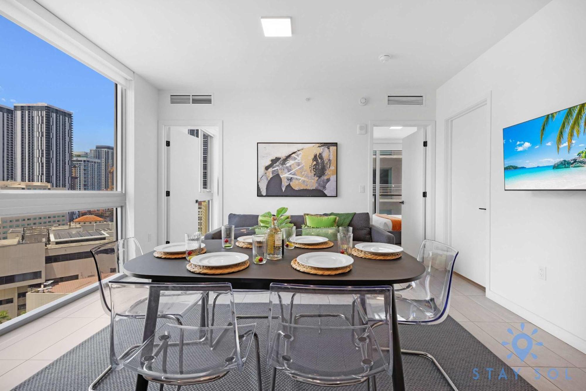 Beautiful 2br With Gym And Pool *