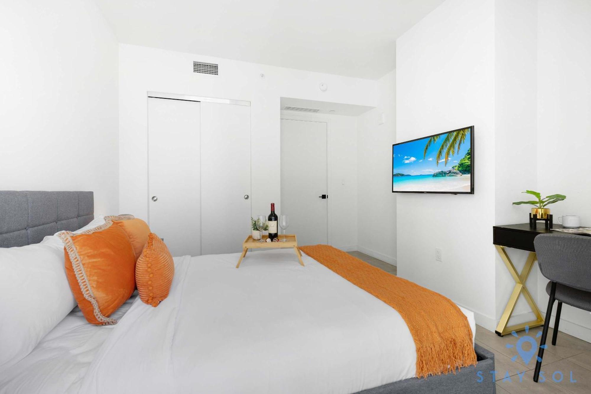 Beautiful 2br With Gym And Pool